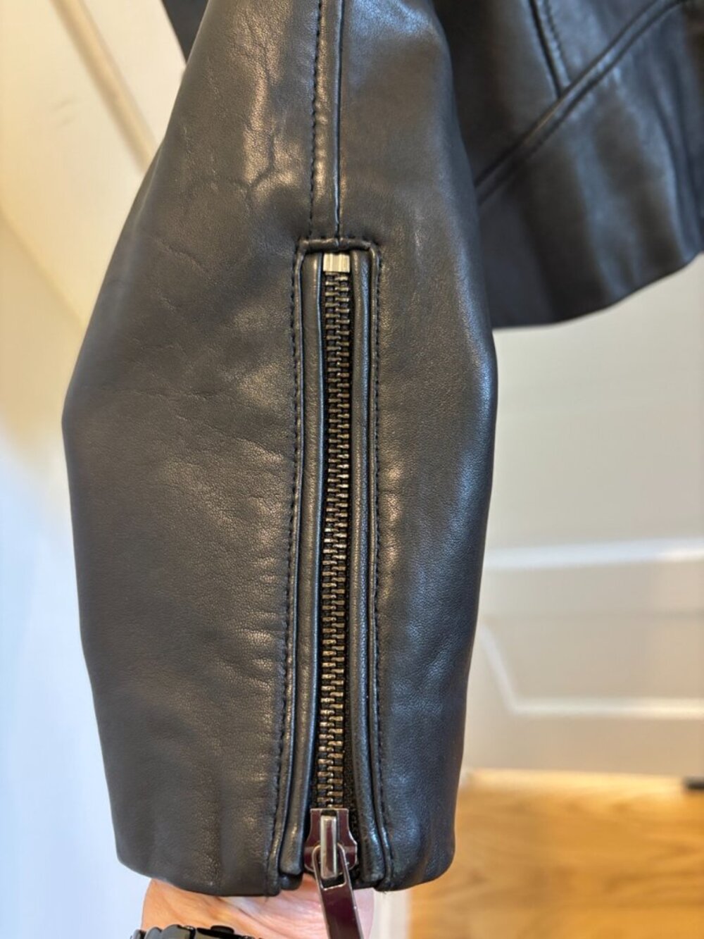Badgley Mischka Black Leather Moto Jacket - Size XS - Excellent Condition - Picture 6 of 7
